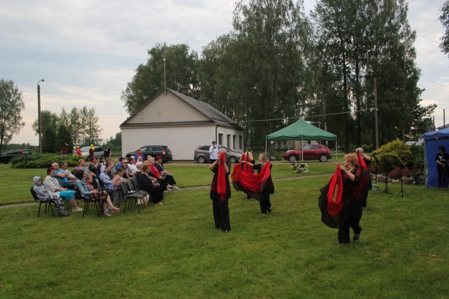 Pasākums "Vasaras balle" pie Maļinovas pagasta saieta nama atpūtas laukumā